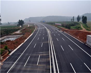 河南公路工程業(yè)務，高速公路路基排水施工應該注意哪些問題？